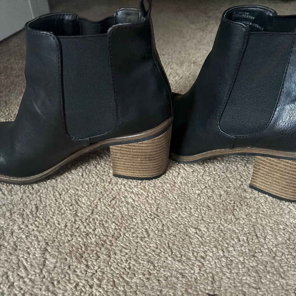 White Mountain Black Chelsea Block Heel Ankle Boots - Picture 3 of 4